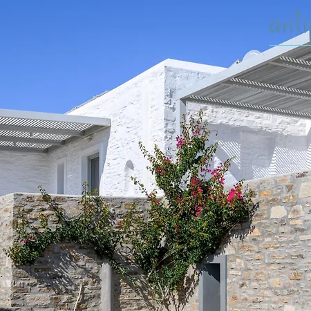 Homes * Antiparos Town