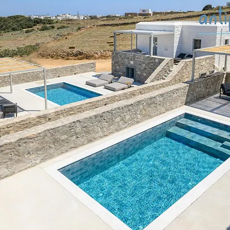 Homes * Antiparos Town