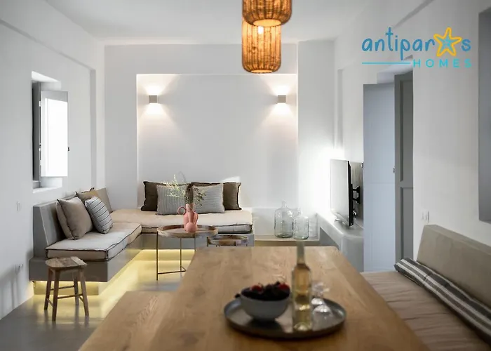 Homes * Antiparos Town