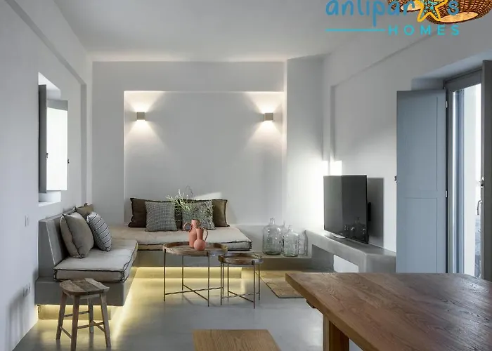 Homes Antiparos Town