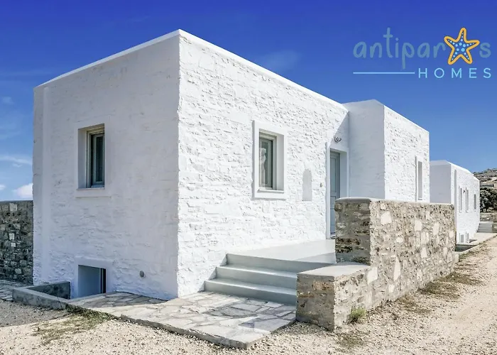 Homes * Antiparos Town