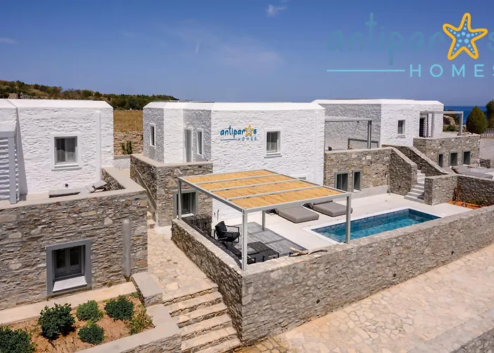 Homes * Antiparos Town