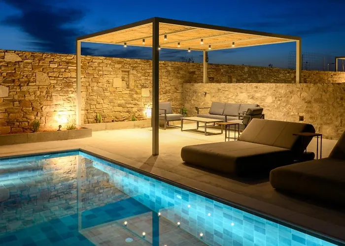 Homes Antiparos Town