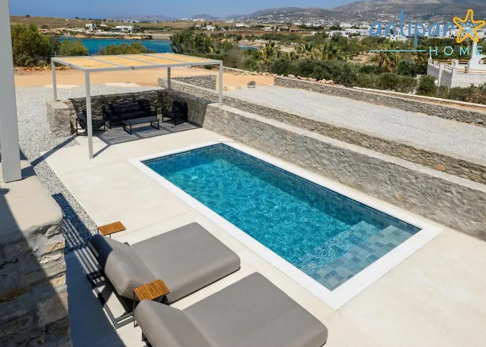 Homes Antiparos Town