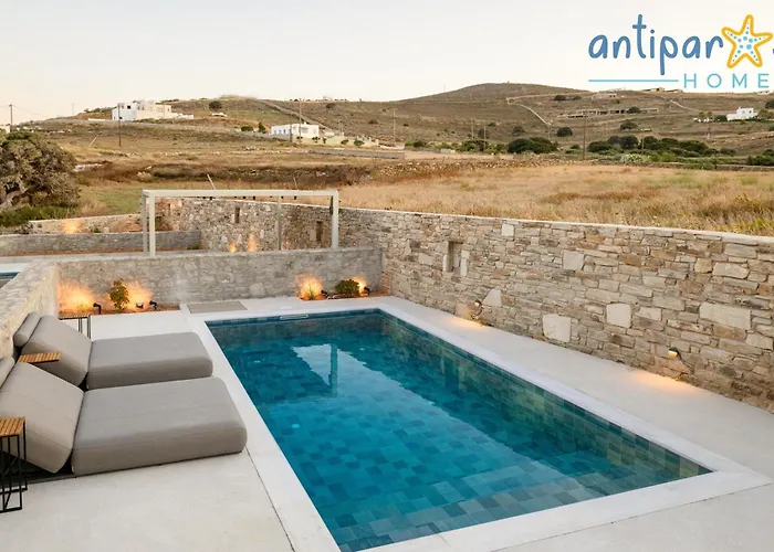 Homes Antiparos Town